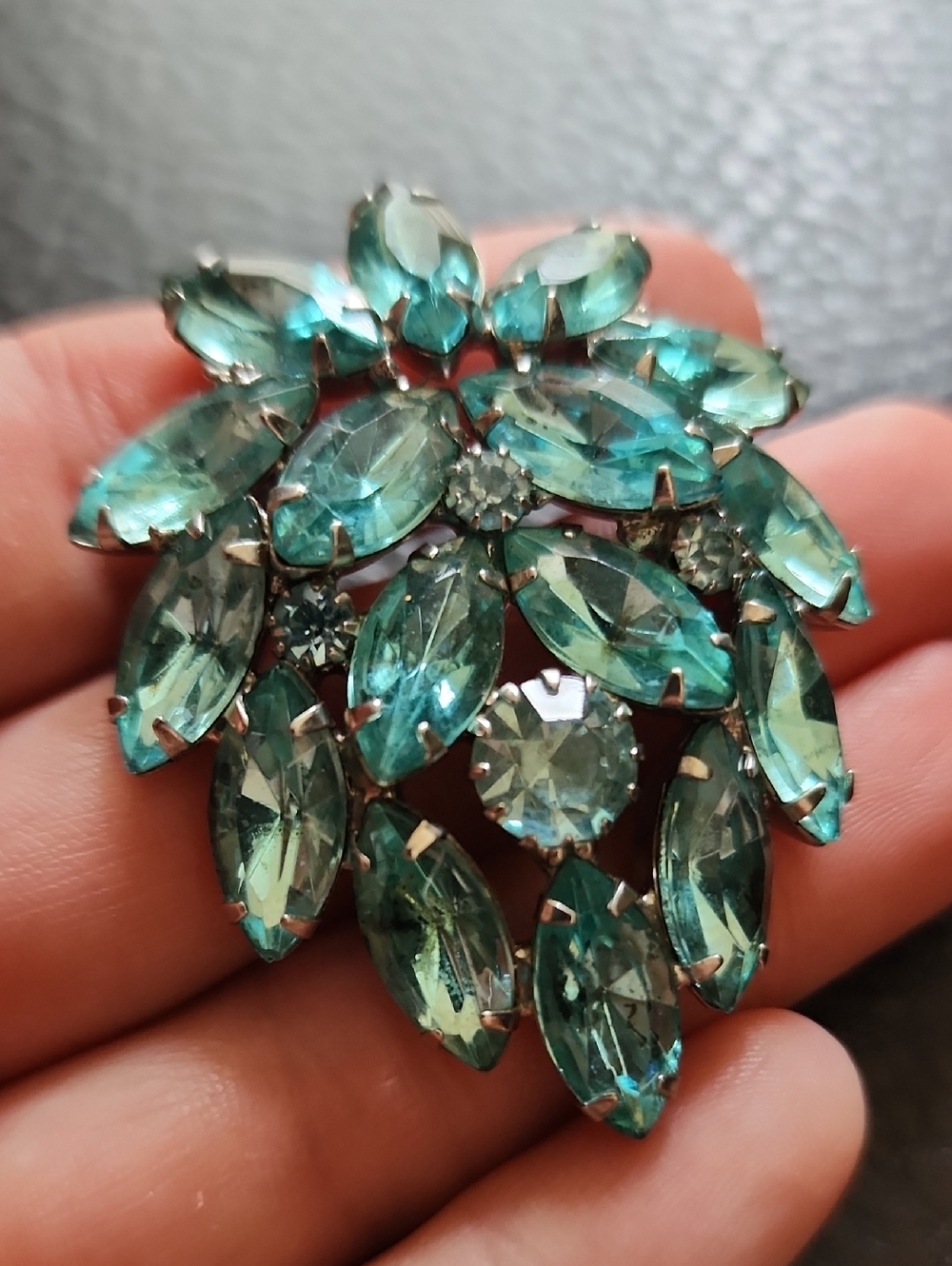 VTG Crystal Cluster Brooch in Aqua Blue